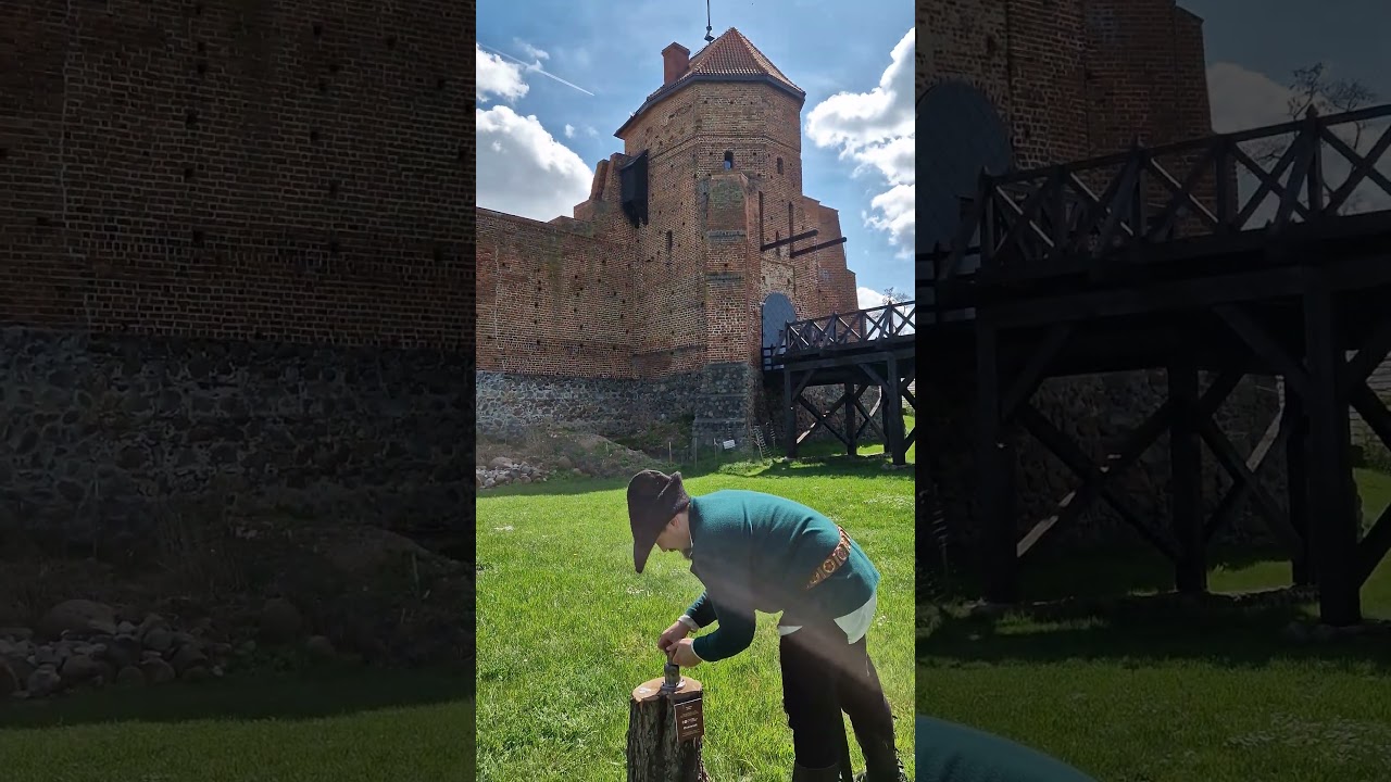 Wybijanie pamiątkowej monety na Zamku w Liwie