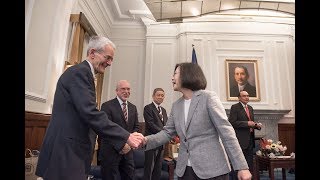 20180531 總統接見「福爾摩沙論壇:2018 海事安全對話」外國專家學者