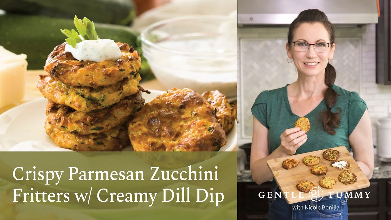 Лучшие хрустящие оладьи из цукини с пармезаном и сливочным соусом из творога и укропа | Приготовл...