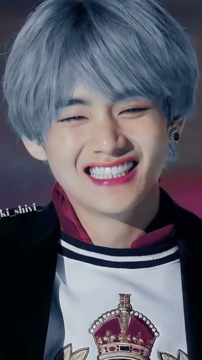 BTS V flying kiss version 💜😏