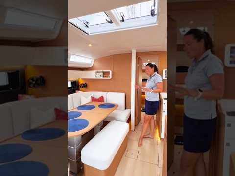 ⁣A Living Space That Adapts to Your Day | Jeanneau Sun Odyssey 455