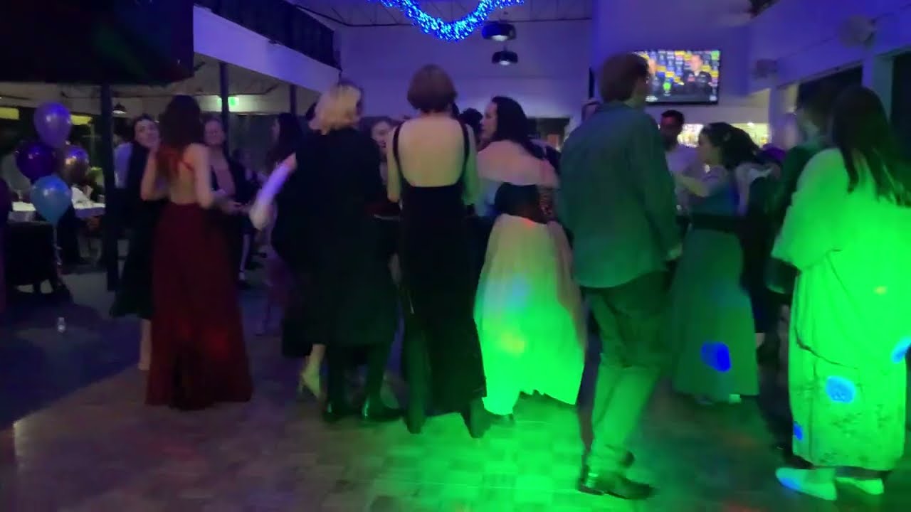 SydneyDJs ~ Cool Crowd!