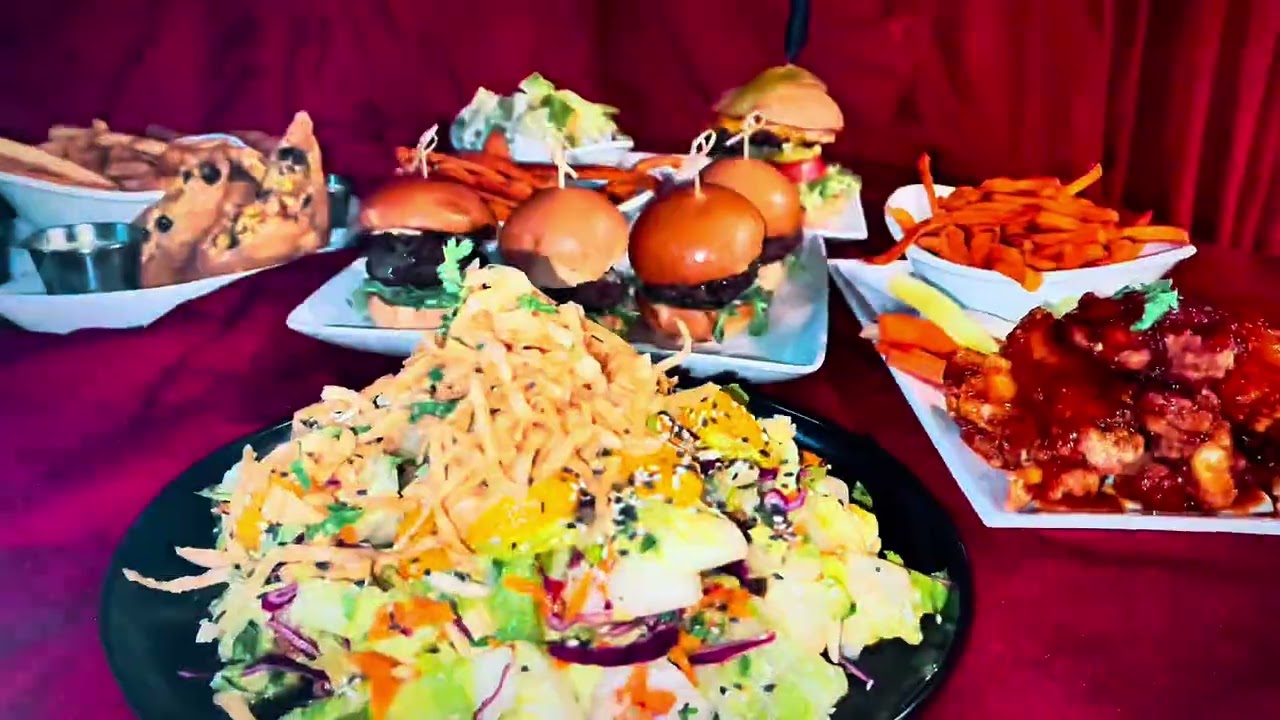 DiNE N' Drag - Hamburger Mary's Las Vegas