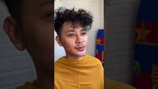 Momen Seru Mekeup Pin Mama Lela