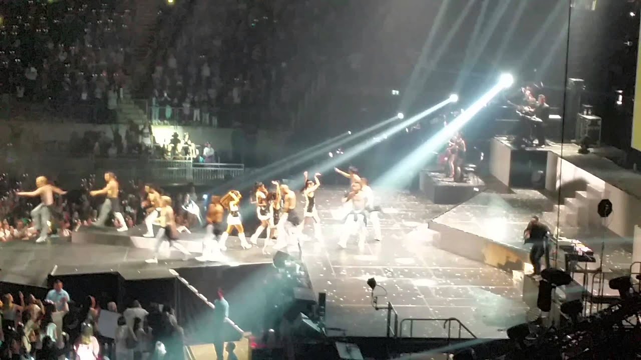 Problem - Ariana Grande - The O2, London - 1st June 2015