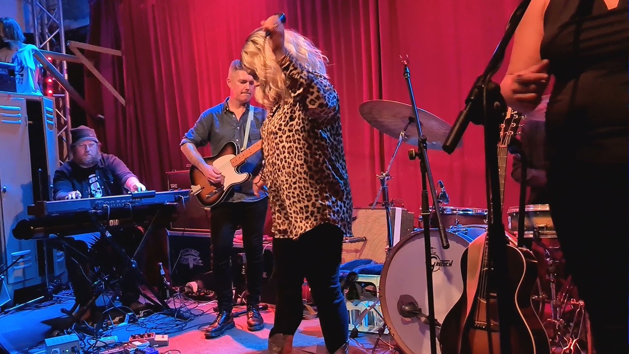 Watch Samantha Martin & Delta Sugar - I've Got a Feeling @ Kulturrampe - Krefeld - 2021.11.05 on YouTube Watch Samantha Martin & Delta Sugar - I've Got a Feeling @ Kulturrampe - Krefeld - 2021.11.05 on YouTube