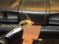 Atando una Pupa de Caddis