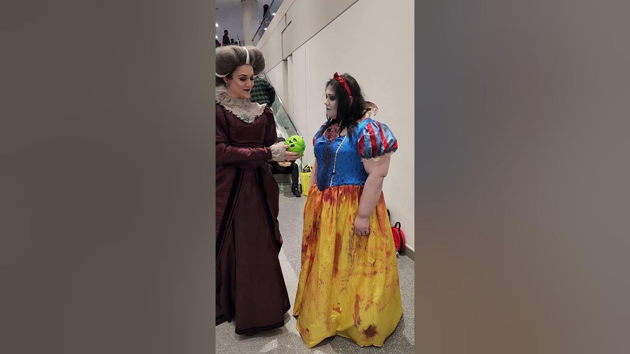 Her sweet little face at the end- 🥺💀#EvilStepmother #nycc23 #LadyTremaine #snowwhite #lifeofcosplay