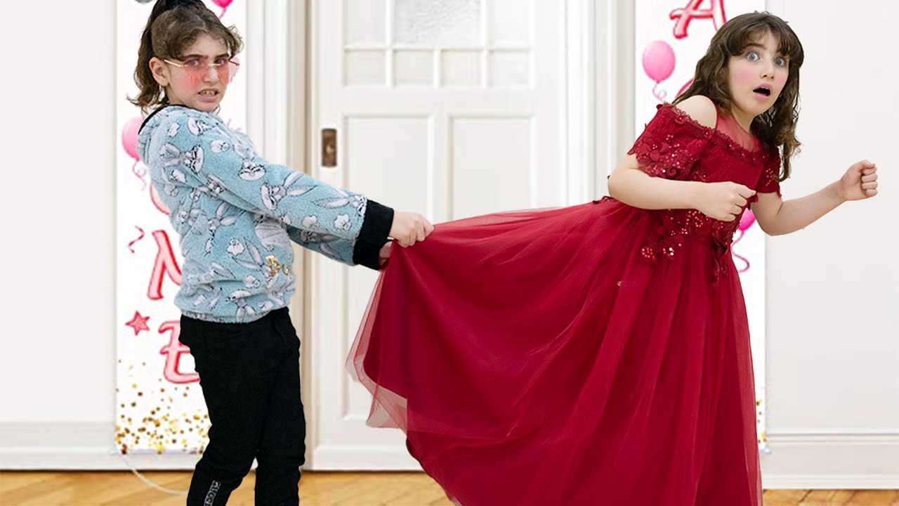 حبيبة وتوأمتها يريدوا نفس الفستان !!