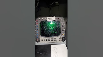 Radar station in USS Iowa CEC.