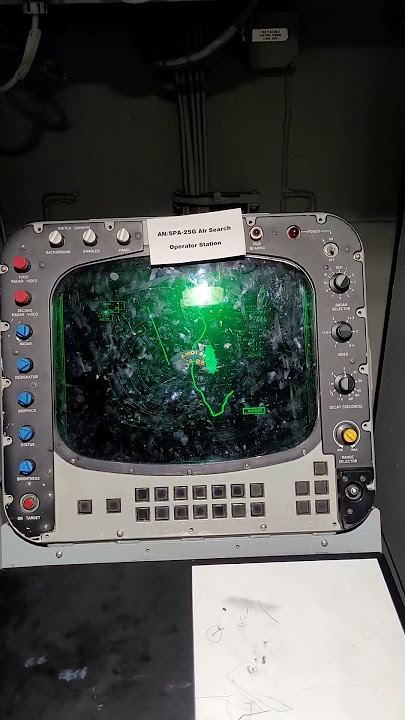 Radar station in USS Iowa CEC.