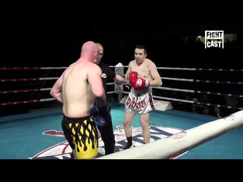 Bartosz Kubiak vs Michael Dutton - Kampf der Titanen