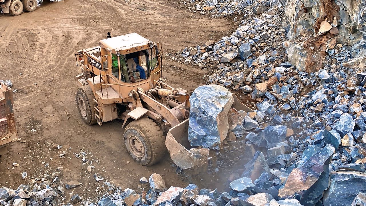 Sooper Stone 🗯️ Massive Rock Loading Show By Powerful 966 Wheel Loader 