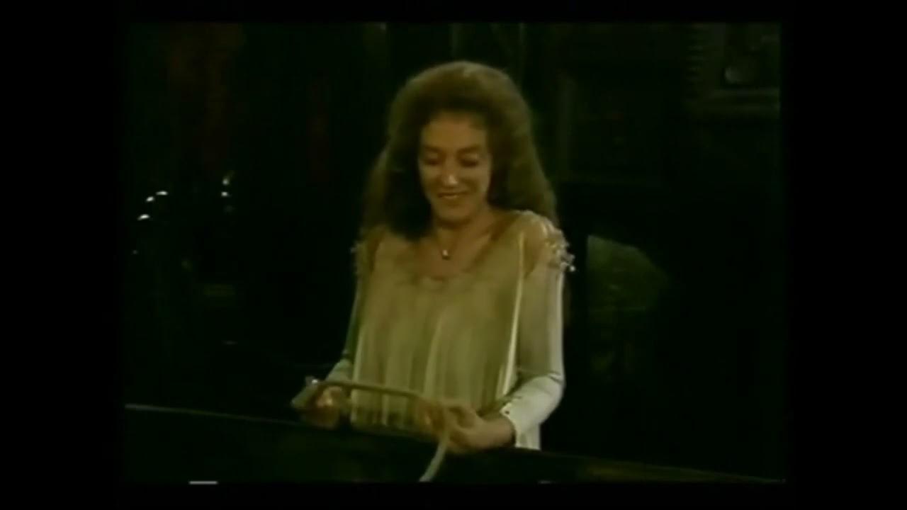execution-women-garrote-youtube