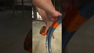 Pour le maintien des tuyaux, c'est le meilleur !