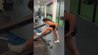 Hamstring stretch on bench - 3s hold and release