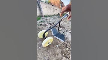 Dụng cụ làm cỏ kiểu mới – đẩy nhẹ tay là sạch luống!