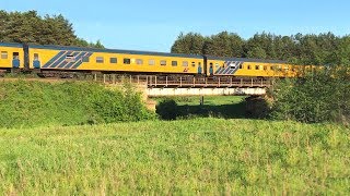 Тепловоз ТЭП70-0361 с поездом Санкт-Петербург — Гомель / Рига