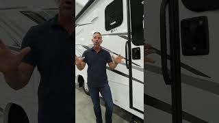Frameless Windows – Melbourne Class C Motorhome - Top 10 Features & Benefits – Jayco RV