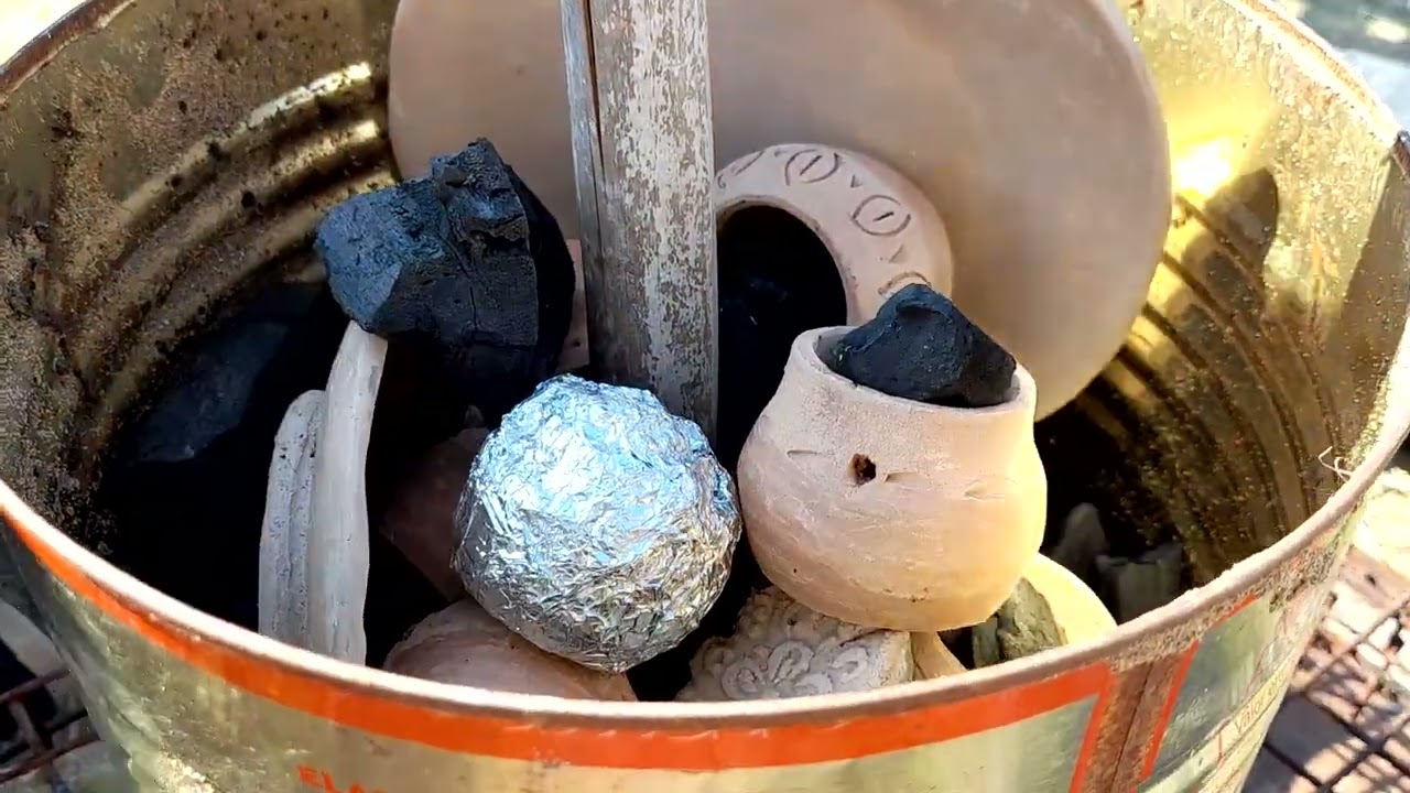 Horneada con carbón de piezas de Arcilla local