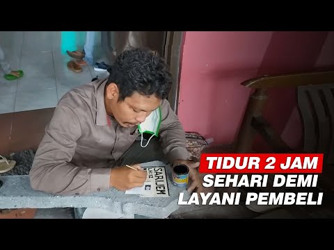 Penjual Batu Nisan Di TPU Bergota Semarang Kewalahan Layani Pembeli