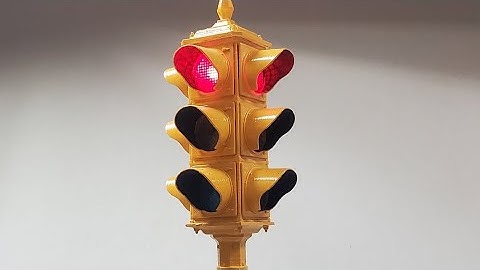 4-Way Traffic Light Signal on a pole - 1:9 scale model