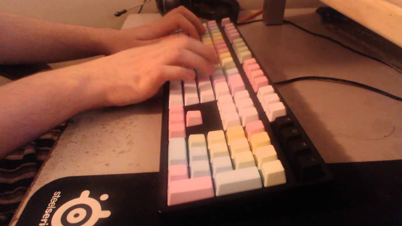 Ducky DK9008 Shine II with PBT Rainbow Keycaps