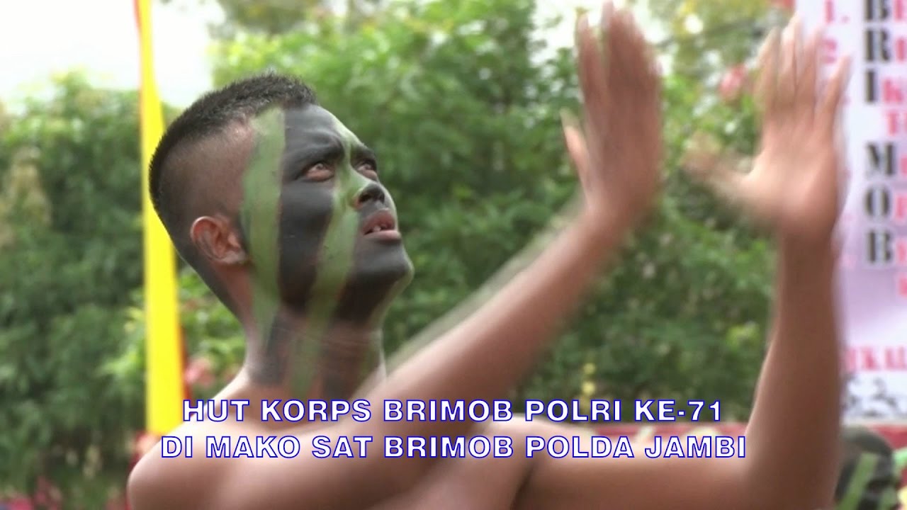PERAGAAN DLM RANGKA HUT KORPS BRIMOB POLRI KE-71 DI MAKO SATUAN BRIMOB POLDA JAMBI