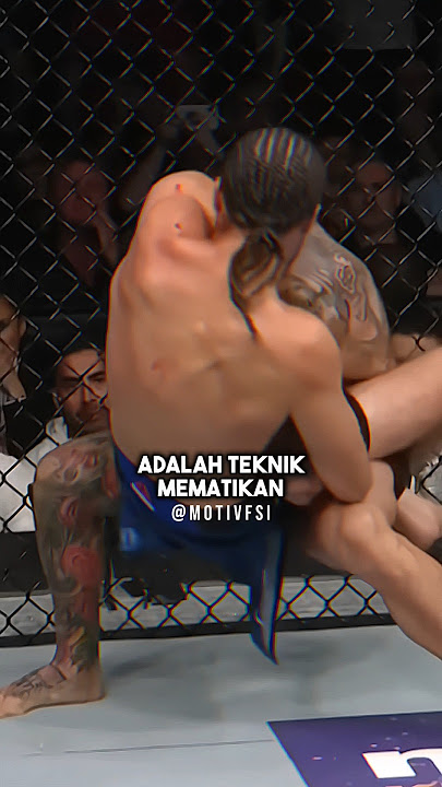 Khabib Nurmagomedov memberikan lehernya untuk di kunci