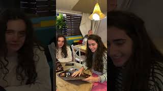Cenita en un Mexicano. Miriam,Ariadna e Inés.Tres autóctonas.