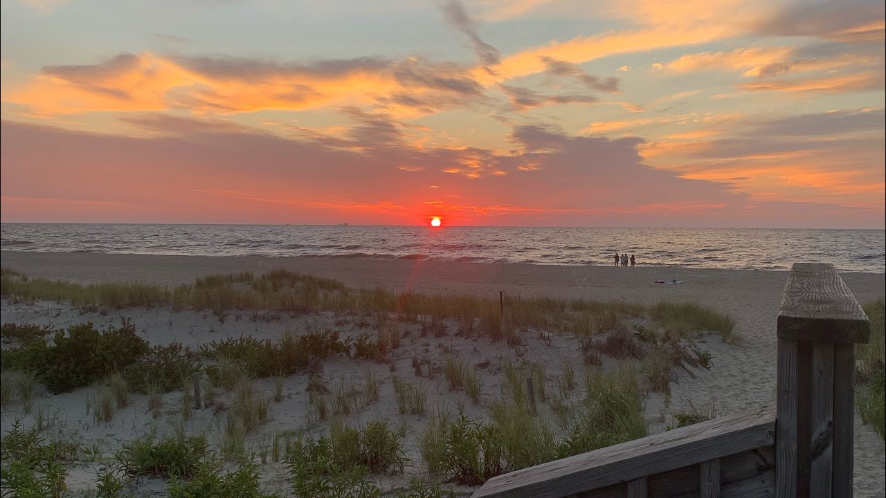 A cruise down Main Street!