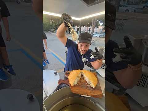 We’re making traditional Napoli pizza with @antoniostreetfoodnapoli 🍕Would you try it? 🤷🏽♂️