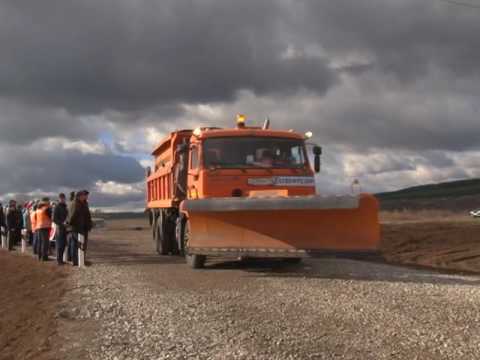 4300 метров щебеночно- песчаной смеси уложенных на старую грунтовку
