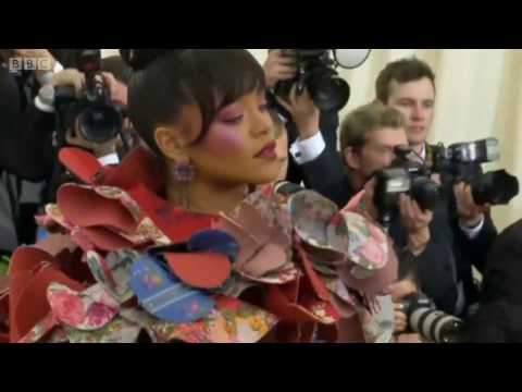 Красота и экстравагантность нарядов Met Gala 2017