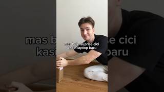 Mas Bule Surprise Cici Kasih Laptop Baru