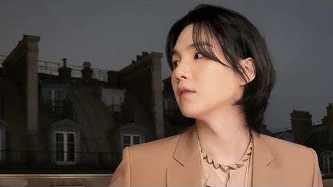 He is so fine 😍 #valentino #방탄소년단 #suga #bts #yoongi #슈가 #윤기 #seesaw #minyoongi #paris #민윤기
