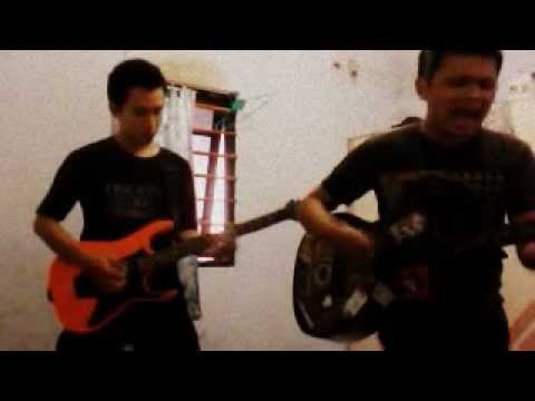 qi and buzank _ si dolly action with amazing guitar.wmv