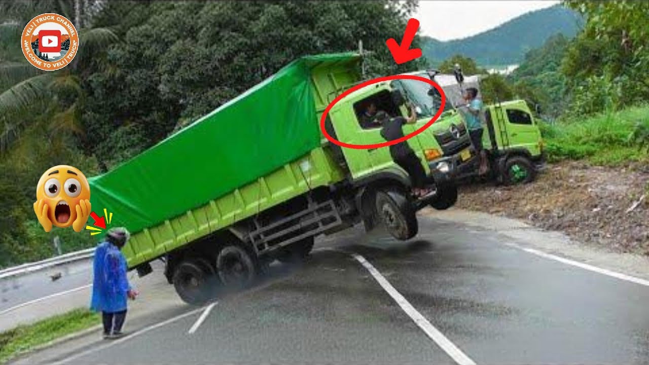 Смертельные повороты и эпичные спасения | Мастерство вождения монстр-траков в лучшем виде