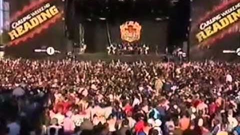 Sum 41- In Too Deep (Live at The Reading 2002)