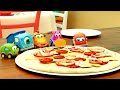 Машинки Мокас 🚕 Машинки готовят пиццу! 🍕 Развивающие мультики для детей и малышей 🚗