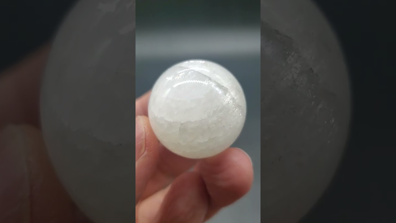 ロシア産ナトロライトの大きなスフィア 希少]ロシア産ナトロライト丸玉/ヒーリングストーンスフィア（球体直径