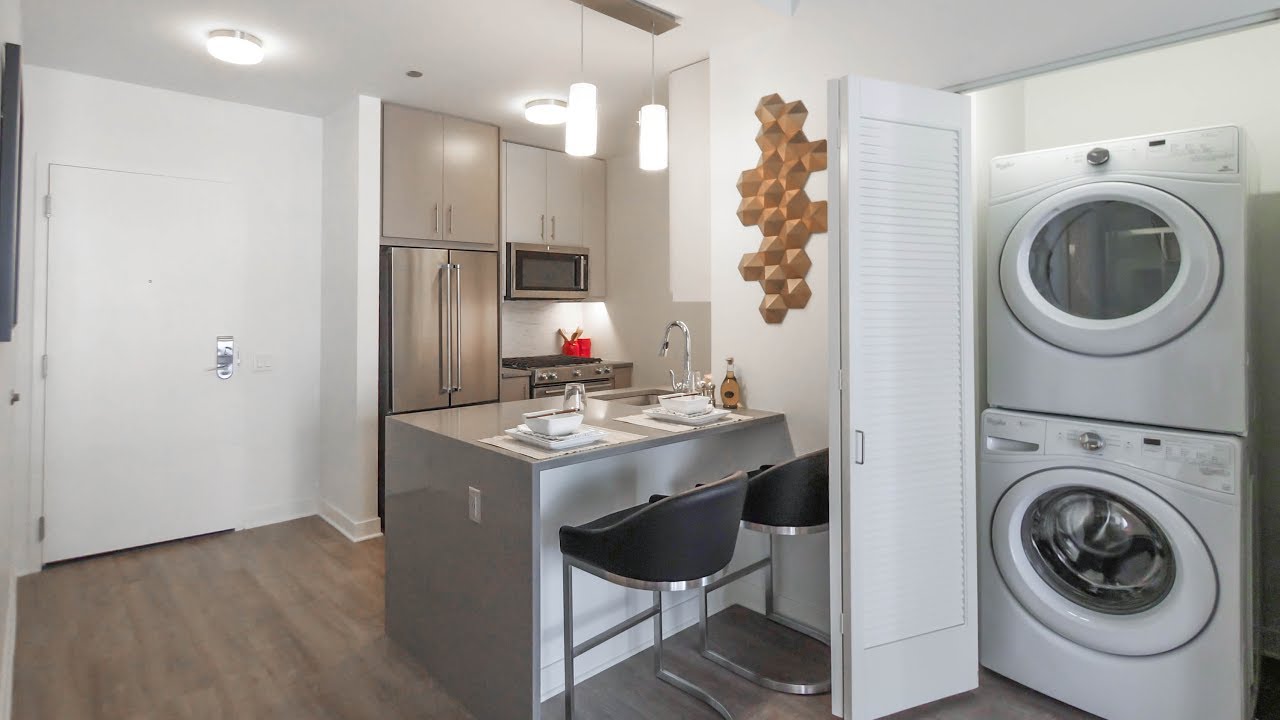 An 02tier 2bedroom, 2bath model at Streeterville's new Sienna