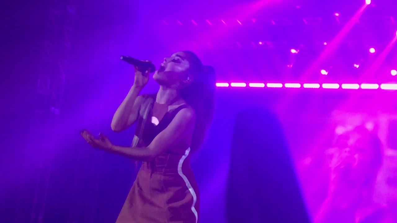 [170815 아리아나 그란데 내한 레전드 직캠] Sometimes (Ariana Grande dangerouswomantour live 4K)