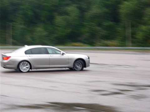 BMW 750i F02 Drift - YouTube
