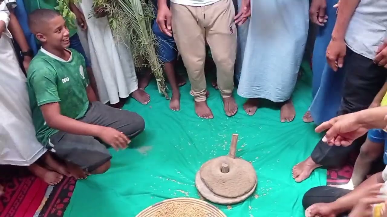 التسرݣيل من أعرق العادات والتقاليد التي تميز حفل زفاف في المناطق الجنوبية حيت البسط والضحك