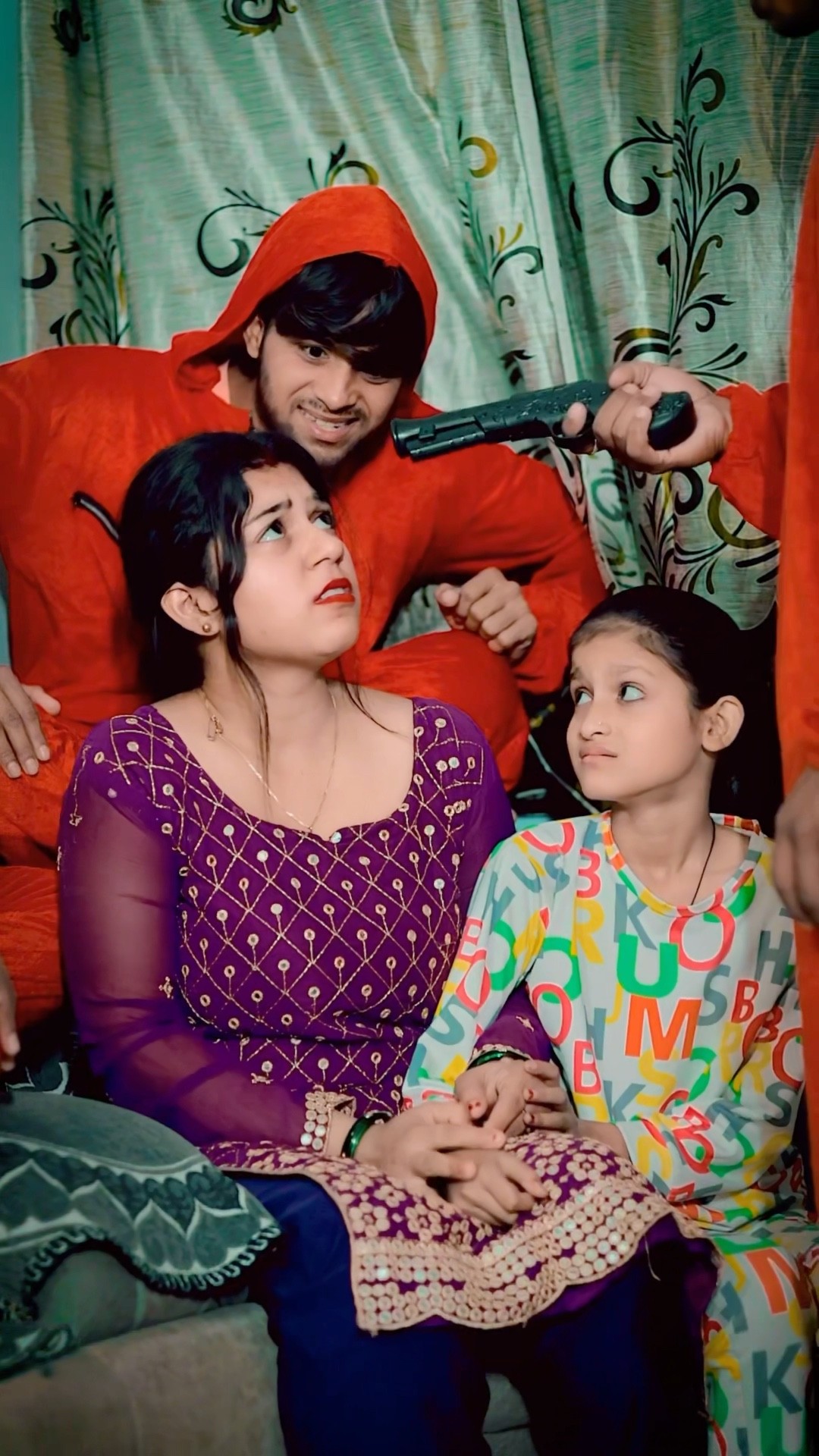 Ghar me chor aa gye ??ll Vishal Rajput shorts #vishalsinghrajput #celebratewithshorts