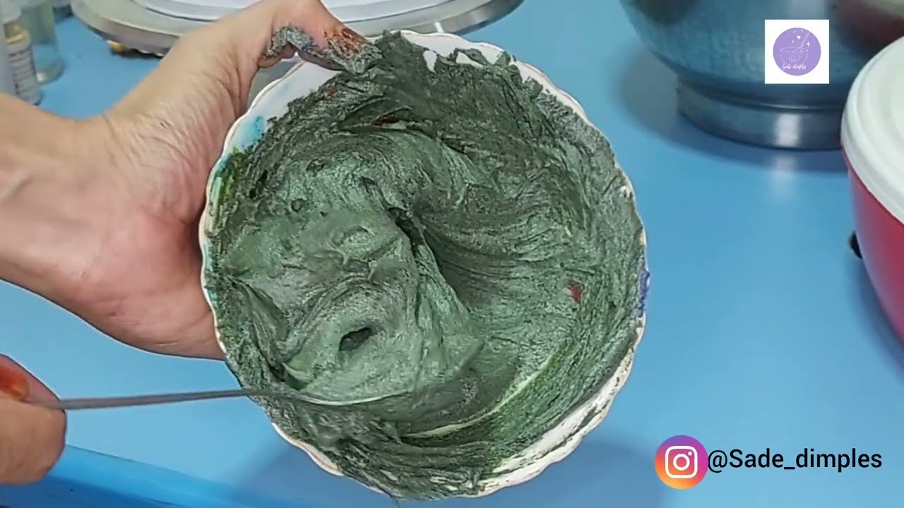 Jinsi ya kupata rangi ya Kijani kwenye buttercream ya Zambarau/purple