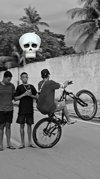 Esse Quebrão Foi Doido D  tá Doido 😂😱🥶 #bike #grau #244 #shorts