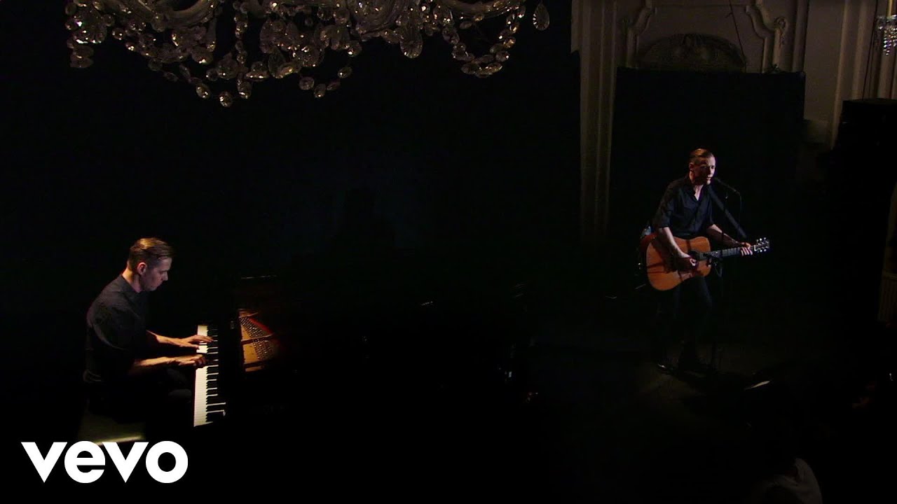 Download Bryan Adams - Help Me Make It Through The Night (live at Bush Hall)