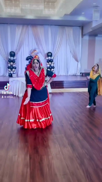 Punjabi gidha by female dancers #gidha #bolliyan #bhangra #giddha #boliyan #punjabiwedding